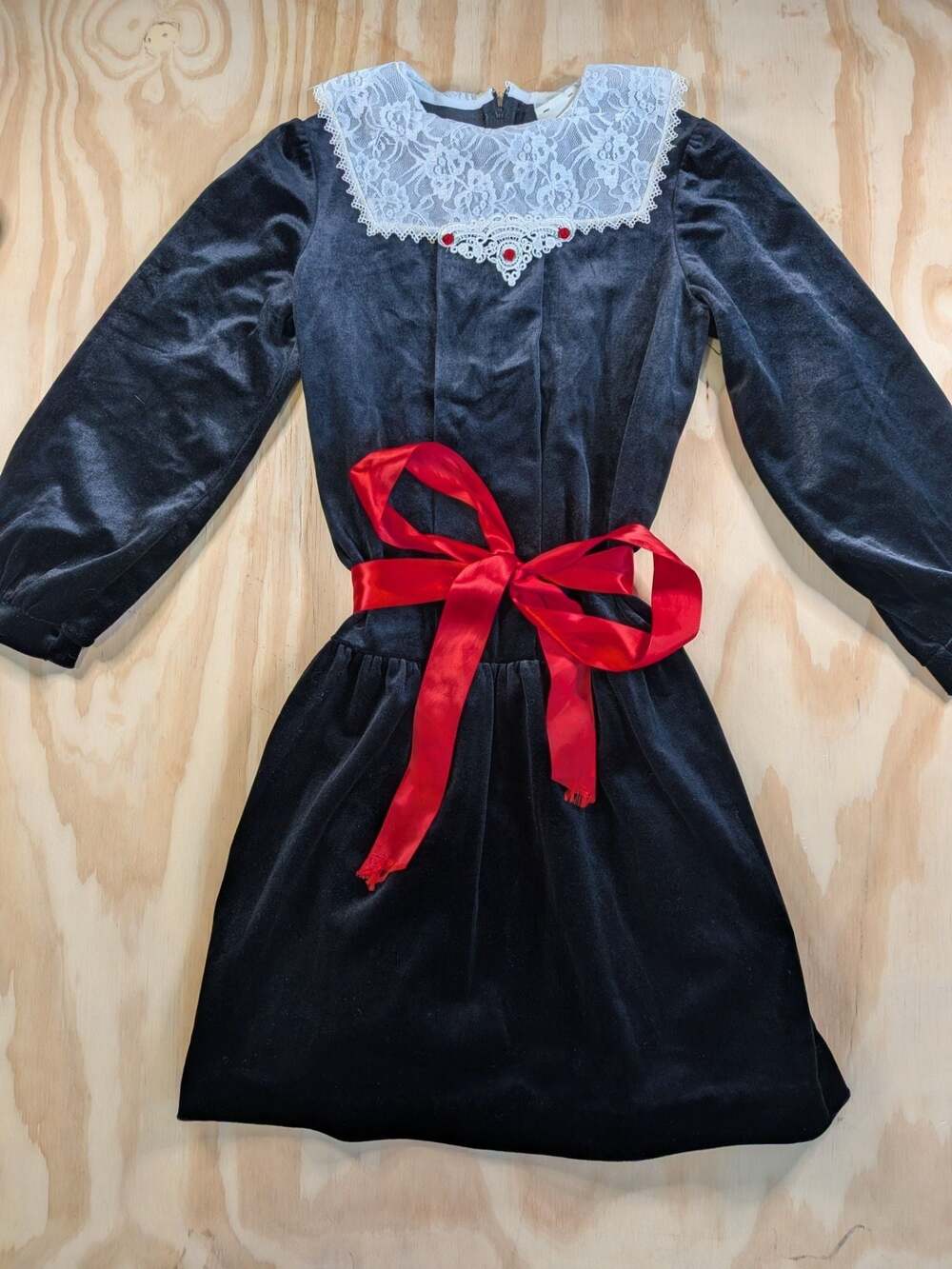 Rare Editions Vintage Girls Velvet Lace Collar Holiday Dress